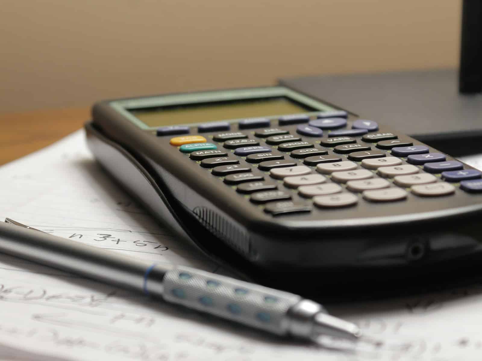 Comparing free hours and paid hours to find the break-even point on a free electricity plan